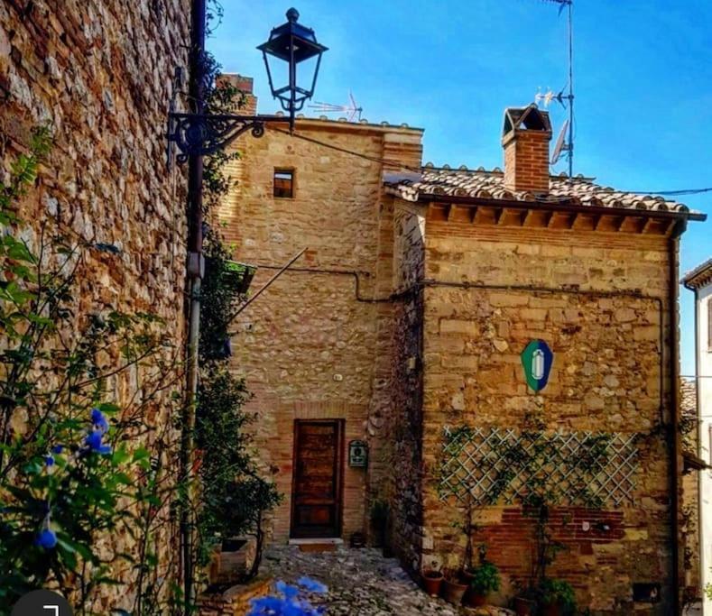 *La Torre Di Amelia* Nel Cuore Dell' Umbria エクステリア 写真